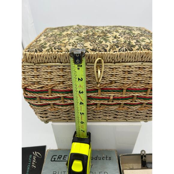 Vintage Floral Sewing Basket Box with Greist Rotarty Buttonholer - Picture 6 of 7